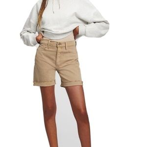 Gap shorts 6" High Rise Cheeky Midi Shorts with Washwell